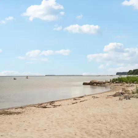 2 Bedroom Front In Sjolund