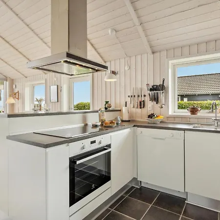 2 Bedroom Front In Feriehus *