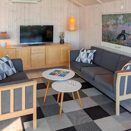 2 Bedroom Front In Tatil Evi Sjolund