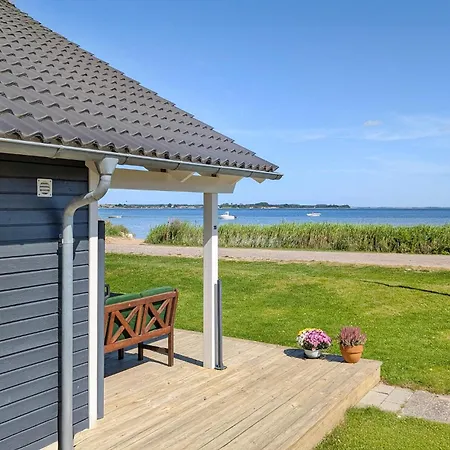 Tatil Evi 2 Bedroom Front In Sjolund