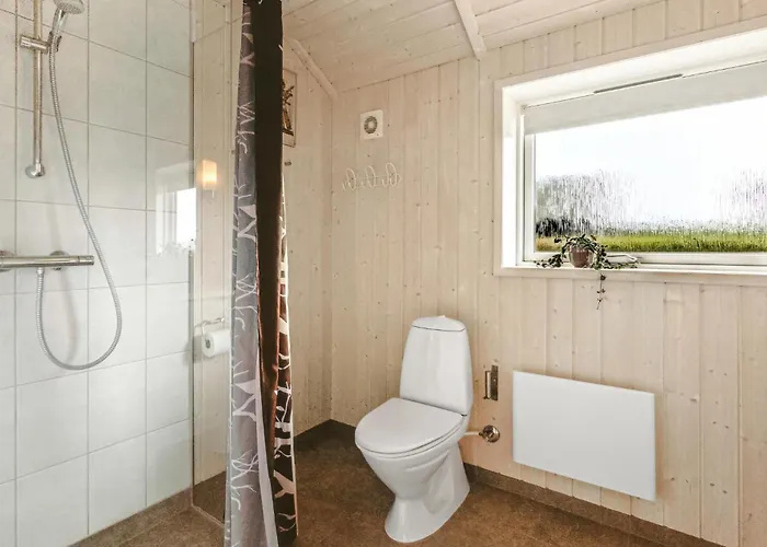 2 Bedroom Front In Prázdninový dům