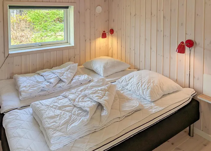 2 Bedroom Front In * Sjolund